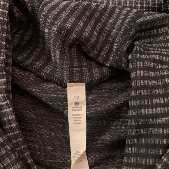 Lululemon Restless Hoodie Pullover Long Sleeve Top Heathered Black EUC Sz 12 - Picture 11 of 15